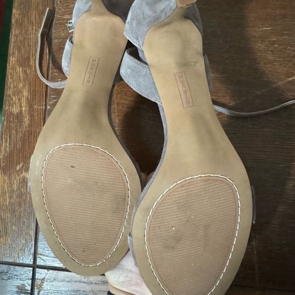 Gray NineWest heels - Picture 4 of 6